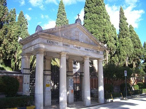 Lastaria tomb, Lucera-01.JPG